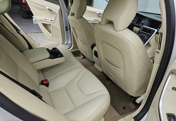 Volvo S60 cena 53505 przebieg: 143680, rok produkcji 2014 z Skoczów małe 232